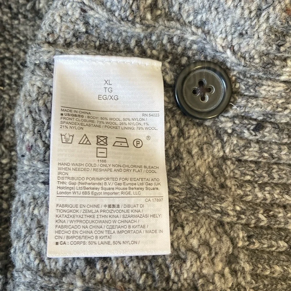 NWT Men’s Banana Republic Grey Button Front Cardigan-‎ XL